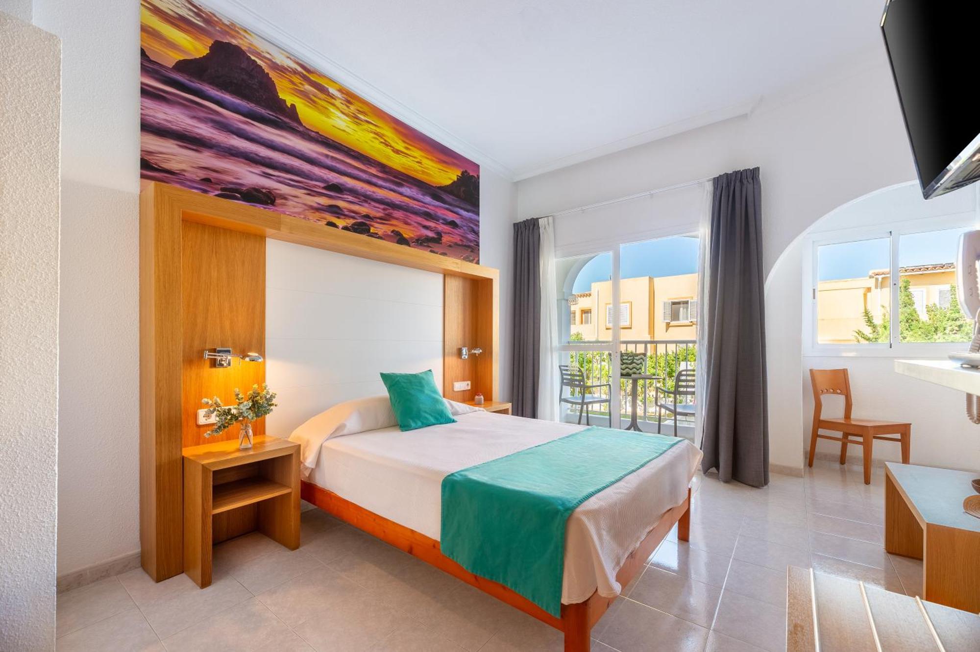 Hotel Apartamentos Vibra San Marino Sant Antoni de Portmany Екстериор снимка